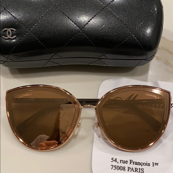CHANEL Rosegold Sunglasses with Black Case main image 5